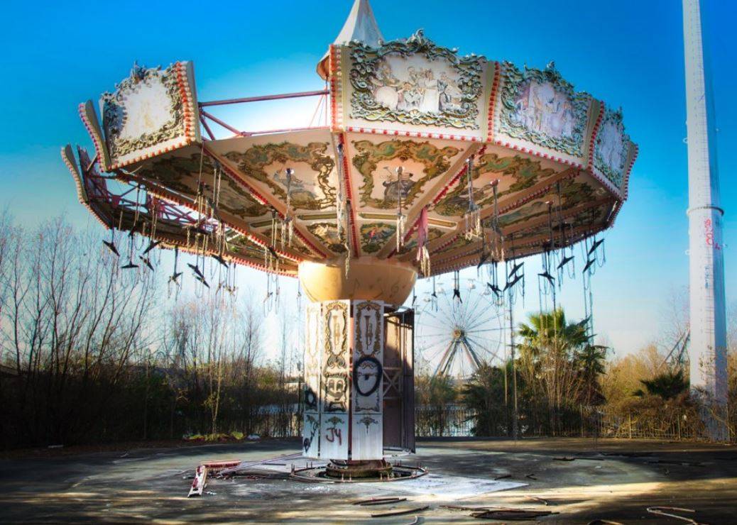20 fotos assustadoras de parques temáticos abandonados