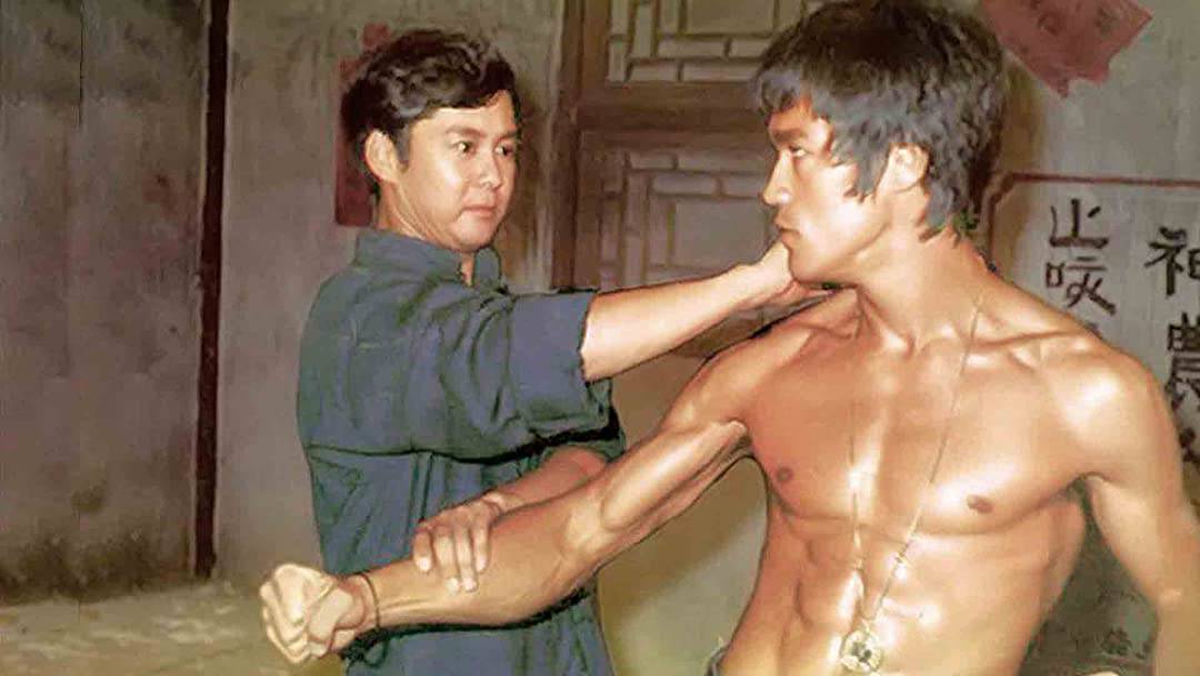 O legado de Bruce Lee capturado em fotos raras do set