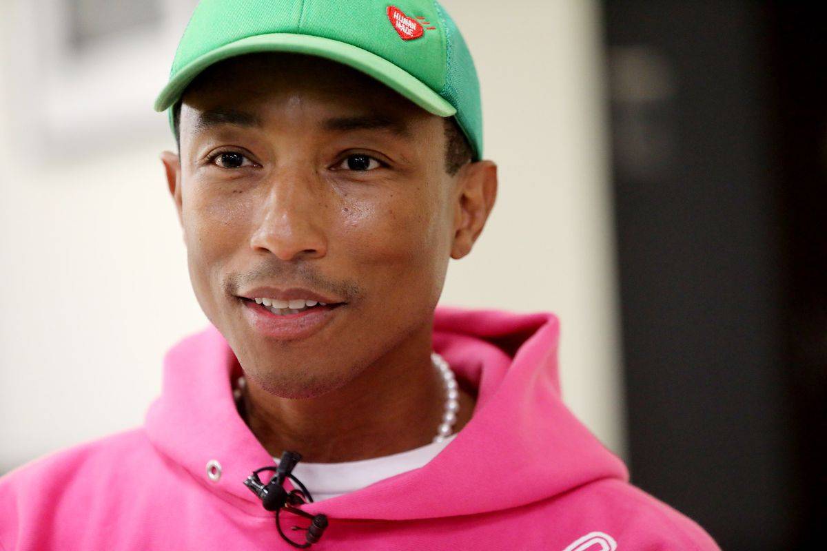 Pharrell revela seus segredos perfeitos para cuidados com a pele