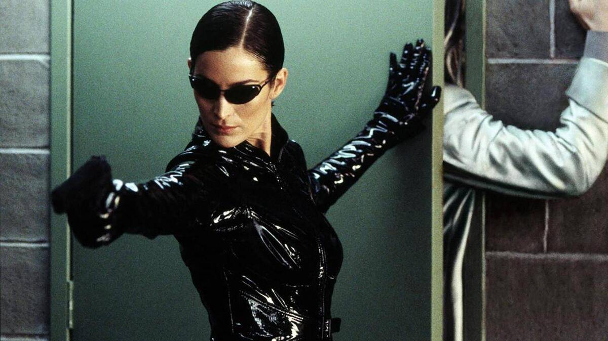 Carrie-Anne Moss como Trinity em 'Matrix'