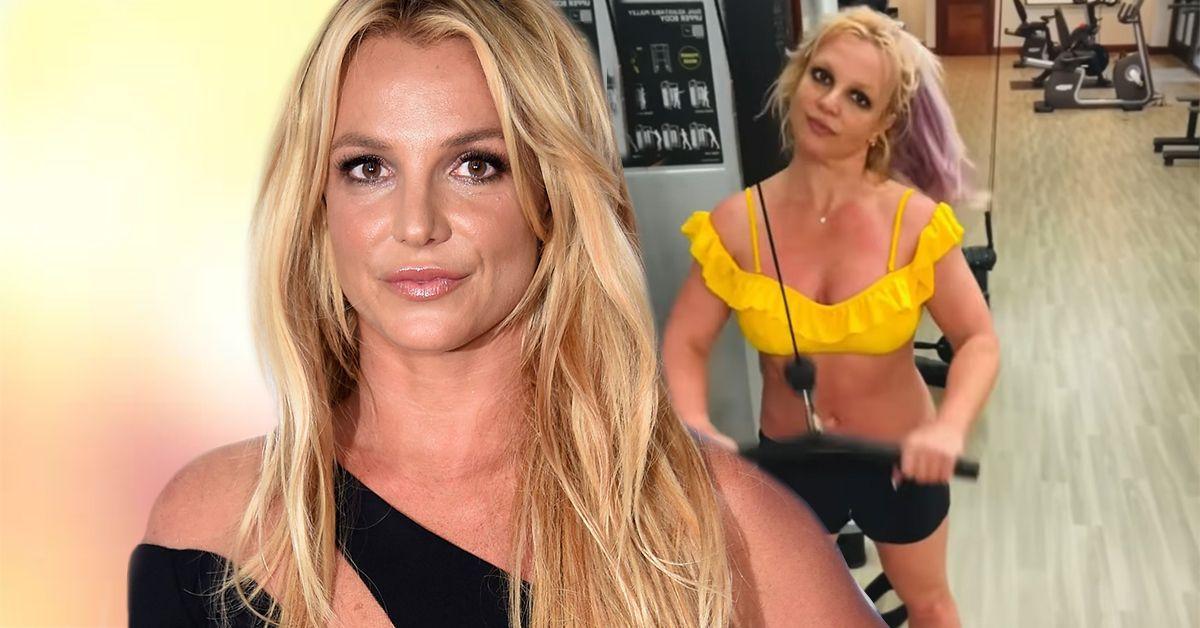 Britney Spears vestindo um top preto (à esquerda), Britney Spears malhando na academia enquanto usava um top amarelo e shorts pretos (à direita)