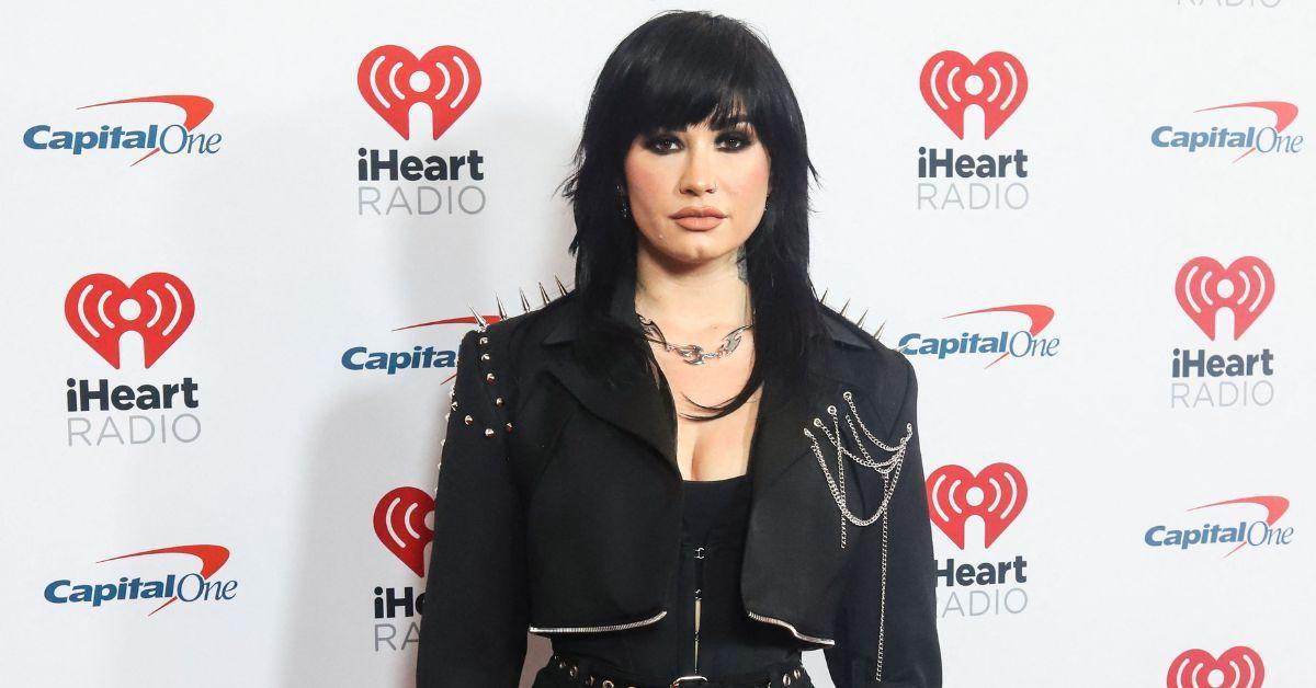 Fotos de Demi Lovato no iHeartRadio Z100 New York Jingle Ball 2022 realizado no Madison Square Garden