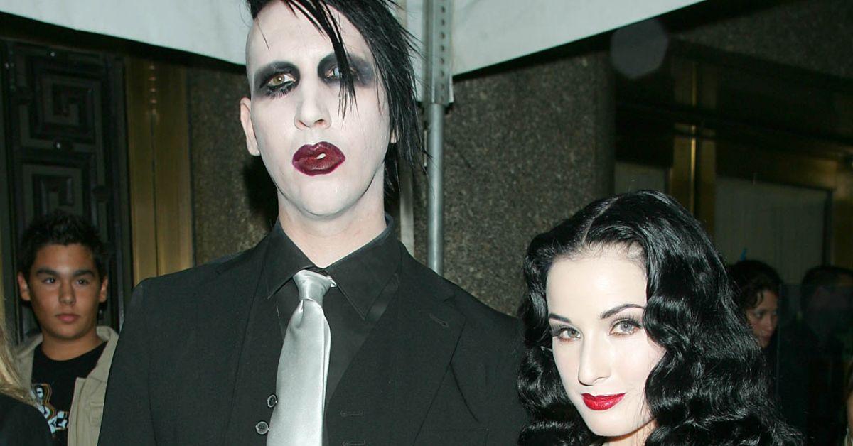 Marilyn Manson e Dita Von Teese posam para fotos