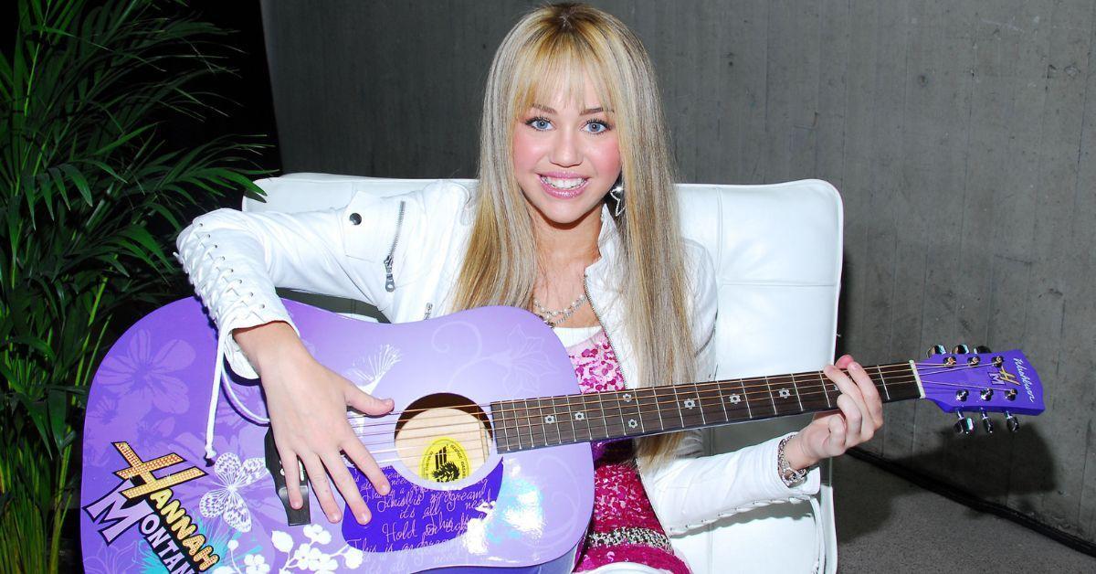Miley Cyrus fazendo uma aparição como Hannah Montana em 2007