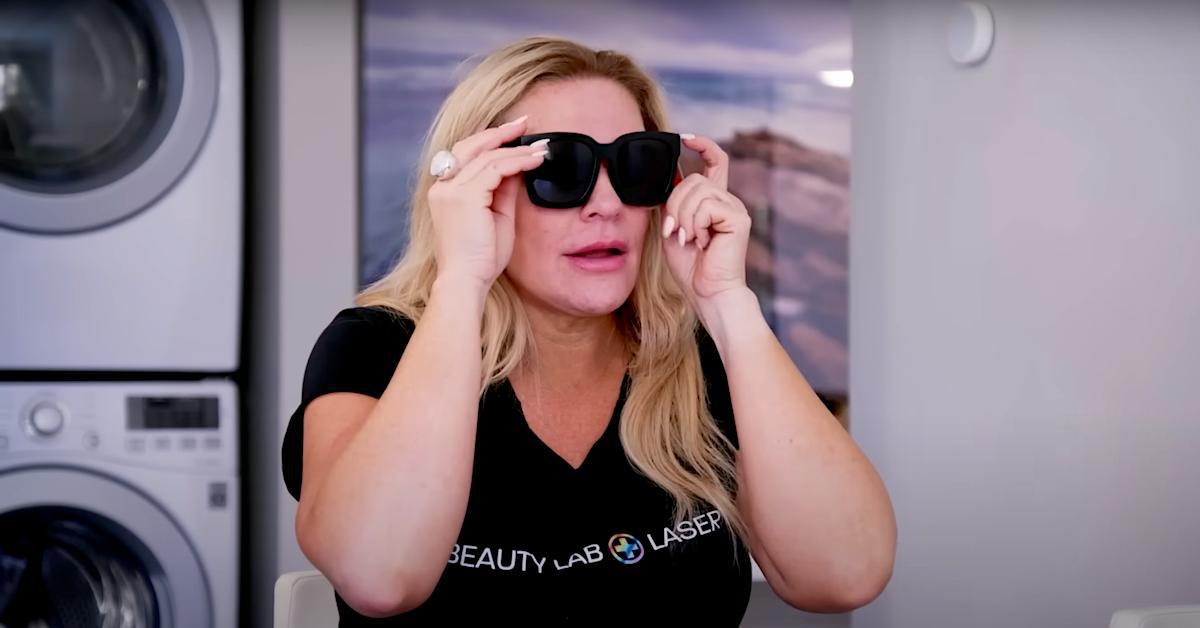 Heather Gay usando óculos escuros em The Real Housewives of Salt Lake City