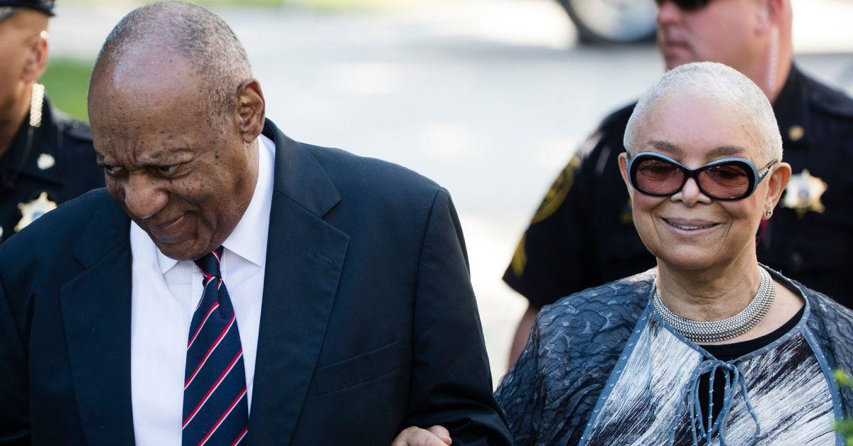Bill Cosby e Camille Cosby fora do tribunal
