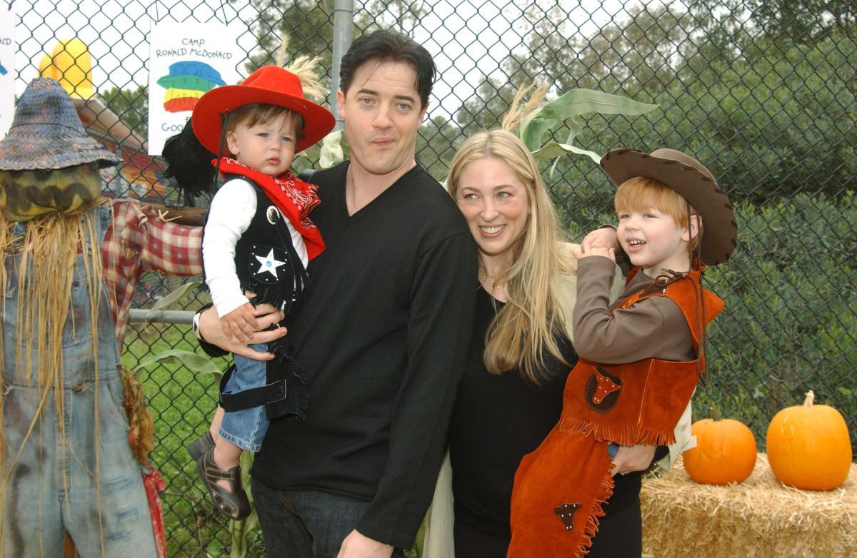 Brendan Fraser e Afton com seus filhos