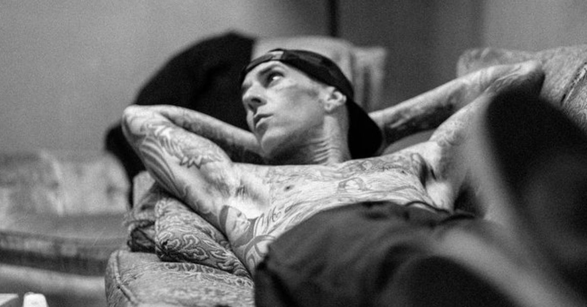 Travis Barker defende suas tatuagens após críticas acaloradas