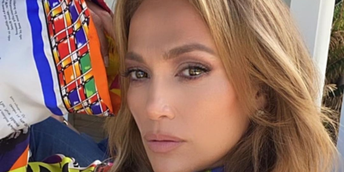 Jennifer Lopez tem uma gêmea secreta ou um impostor?