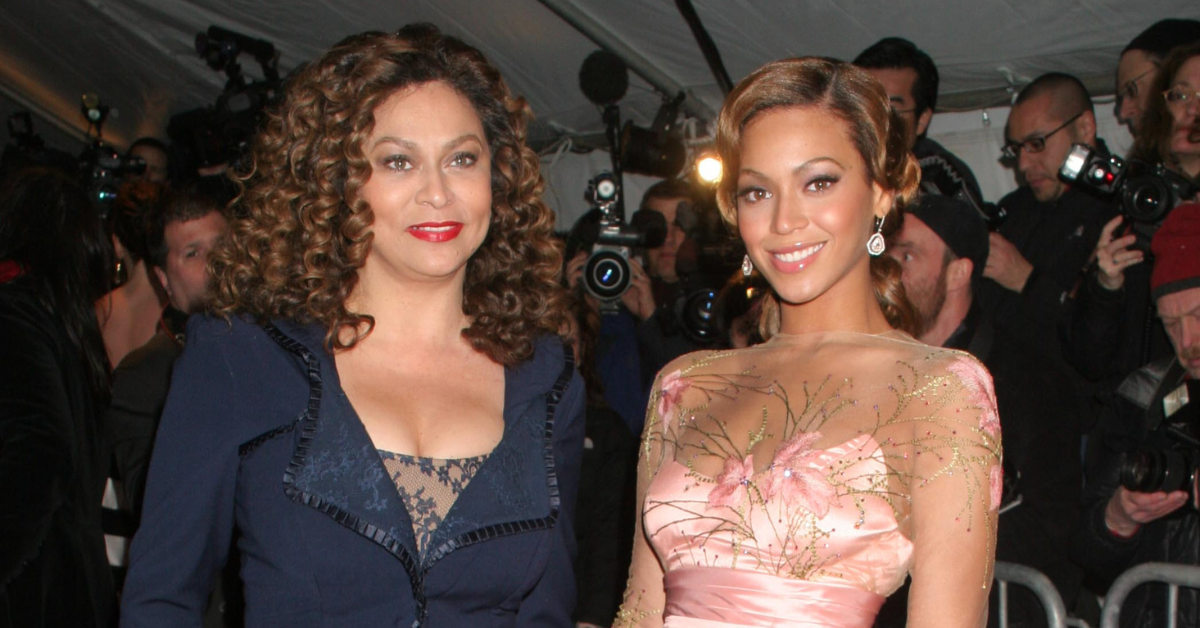 Beyoncé foi proibida de se apresentar no casamento de sua mãe, e o raciocínio faz todo o sentido