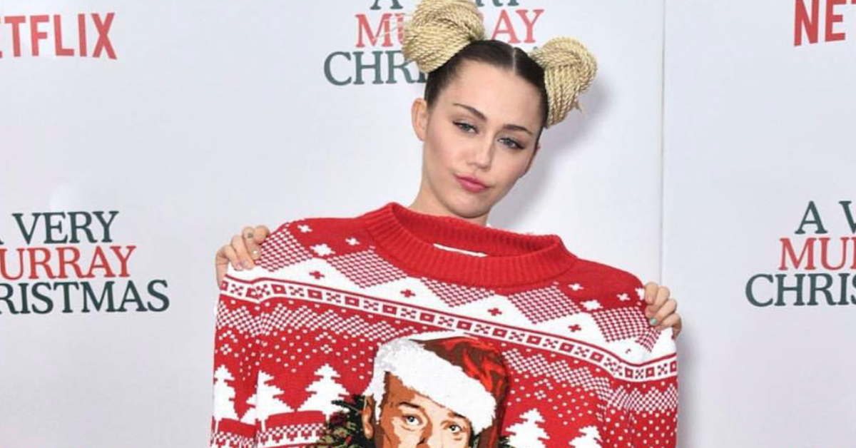 O comovente motivo pelo qual o Natal faz Miley Cyrus se sentir ‘profundamente triste’