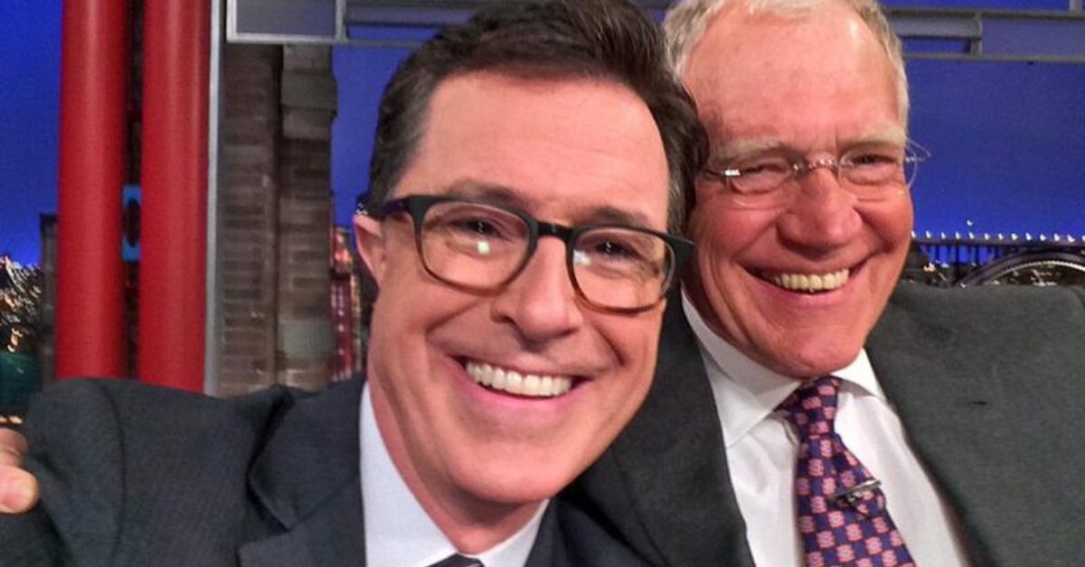 O salário de Stephen Colbert no último show superou a taxa anual de David Letterman, veja quanto ele está ganhando