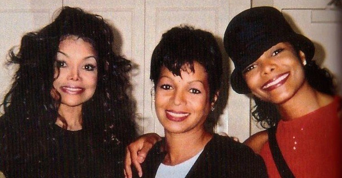 Quão perto está Janet Jackson de sua família?