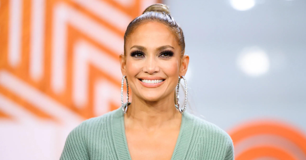 Jennifer Lopez já mudou seu rosto quando não estávamos olhando?