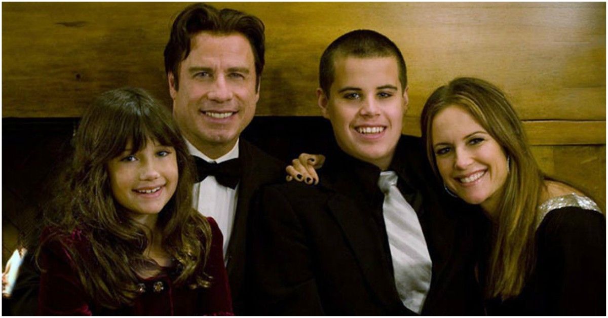 Veja como John Travolta está lidando com a morte de sua esposa e filho, Jett