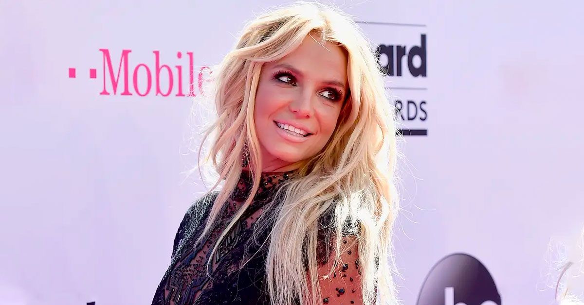 Os manipuladores de Britney Spears fingem que ela é grata pelo chocolate quente e pelas lareiras