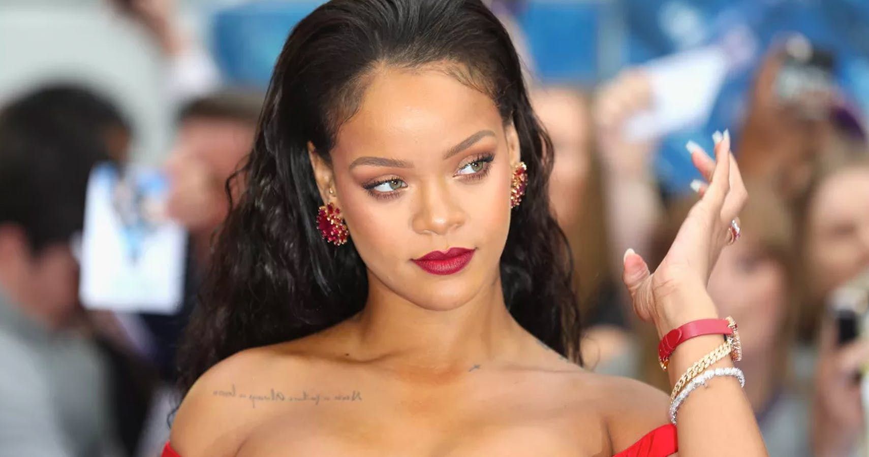 Veja como outras celebridades reagiram ao status de bilionária de Rihanna