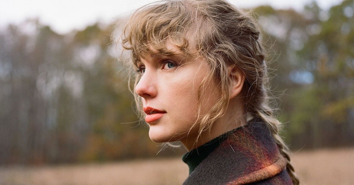 Taylor Swift se refere a si mesma como uma ‘bruxa’ em uma nova postagem