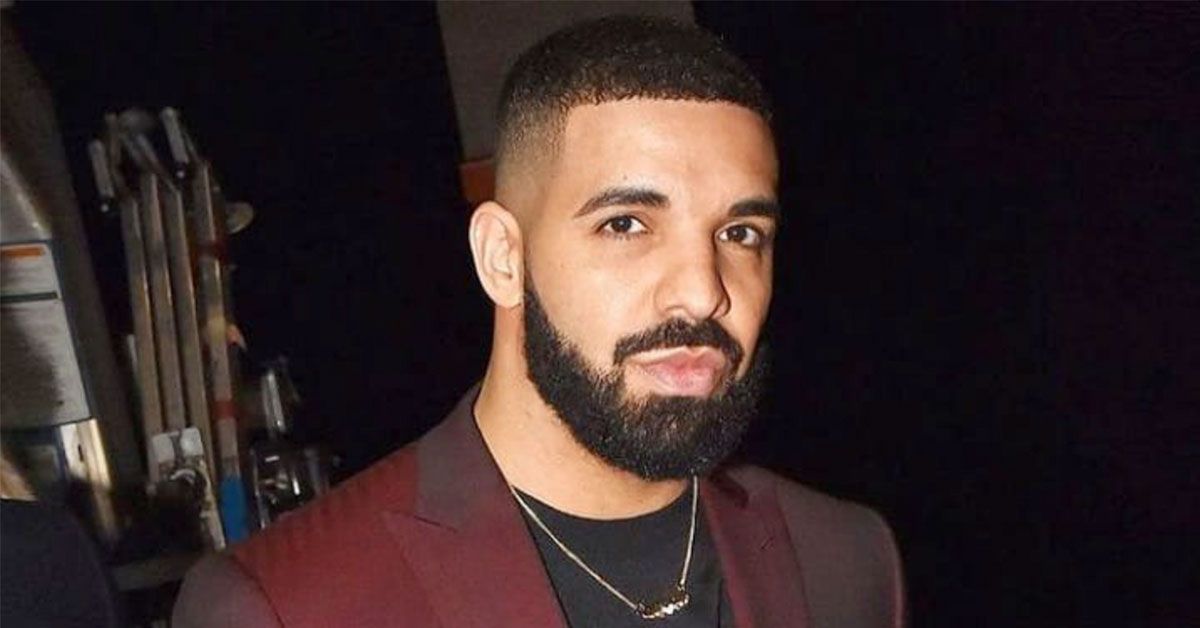 Drake espalha boatos de gravidez enquanto posa com uma mulher misteriosa