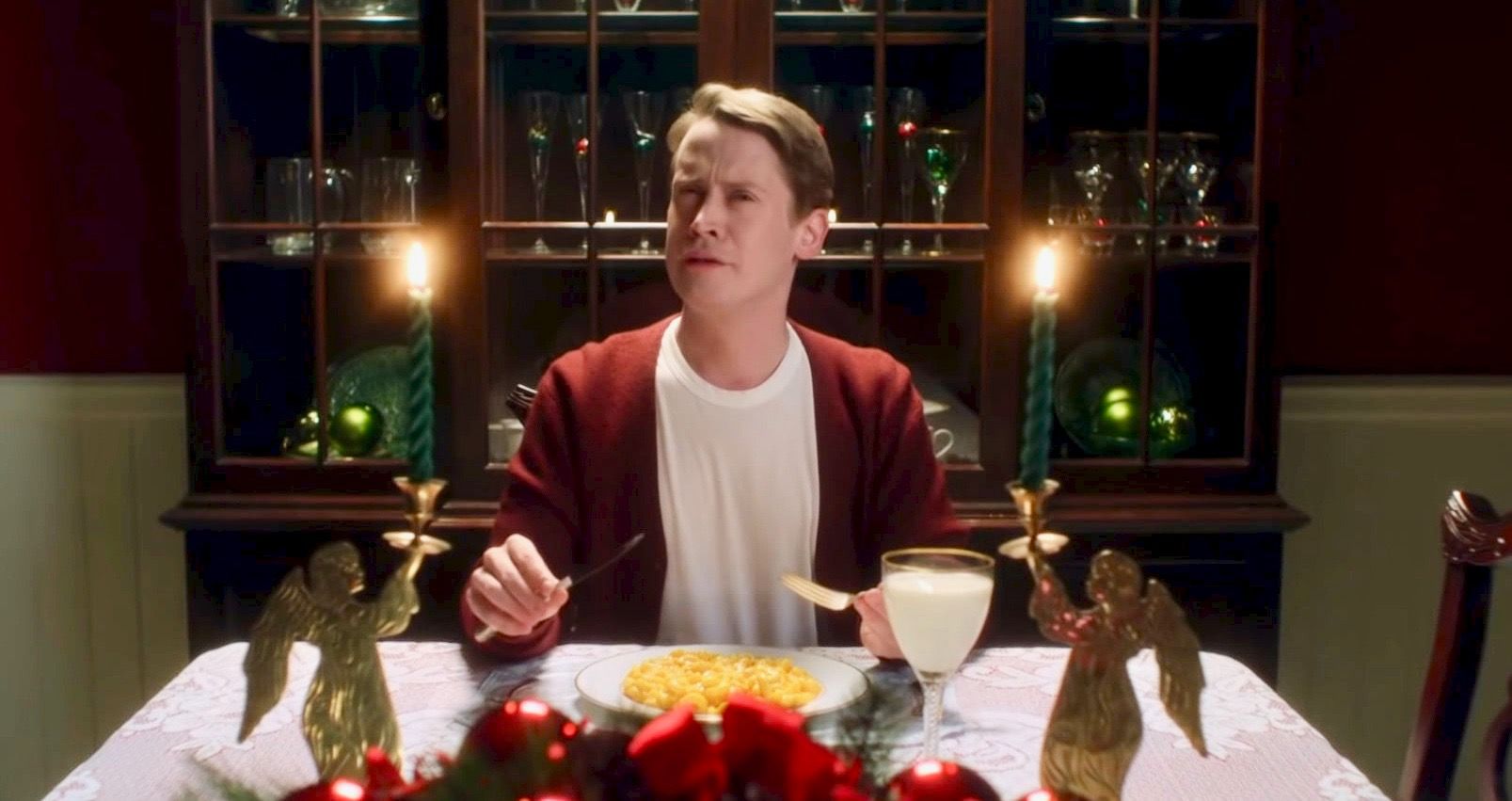 Macaulay Culkin é estrela no novo comercial temático de feriados do Google, ‘Home Alone’