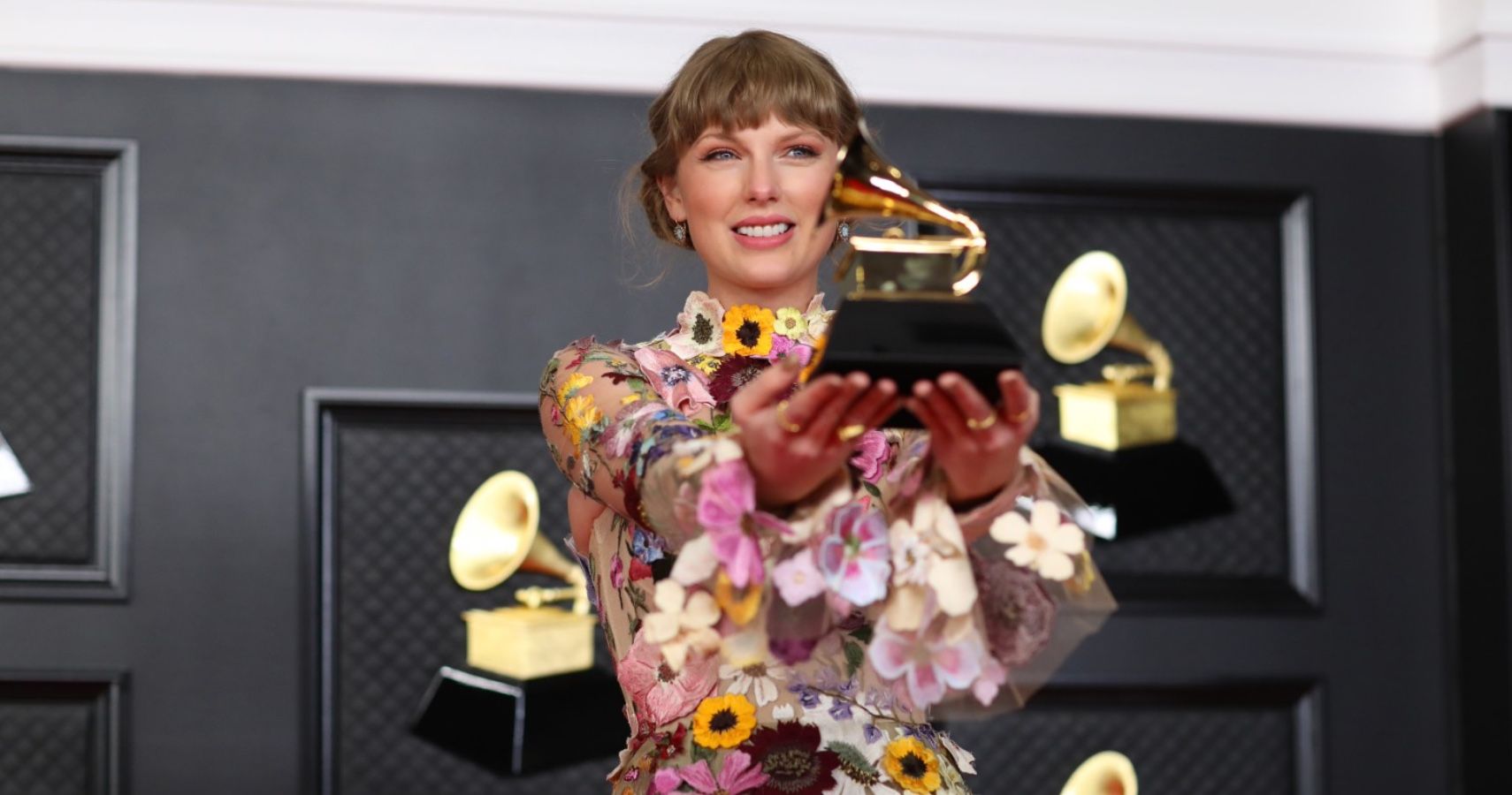 Taylor Swift fez parte do universo cinematográfico de ‘Midsommar’ no Grammy