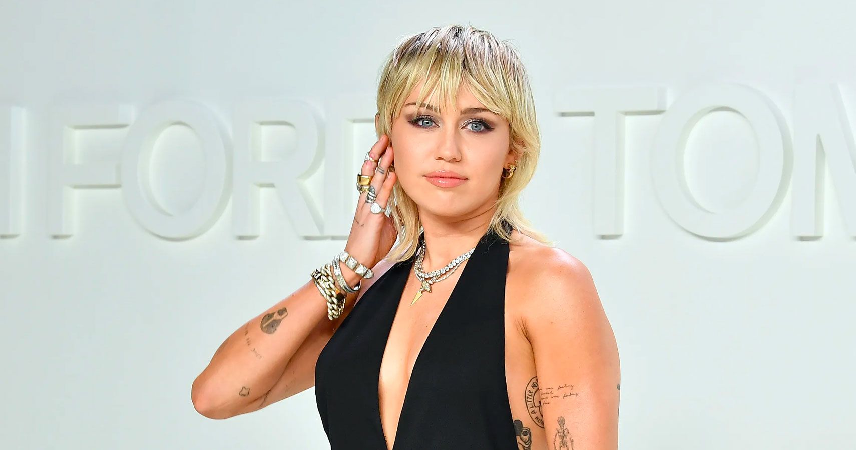 Mova-se Ellen DeGeneres … Miley Cyrus planeja assumir o controle do talk show