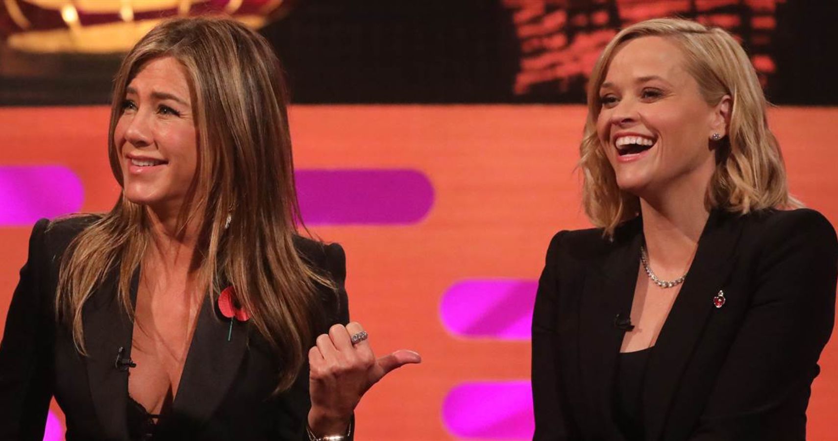 Reese Witherspoon compartilha clipe do BTS com Jennifer Aniston no set de ‘The Morning Show’