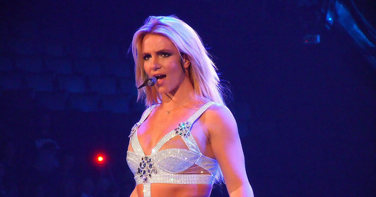 Britney Spears não tem ideia de que a eleição aconteceu … Ela está postando sobre uma banheira