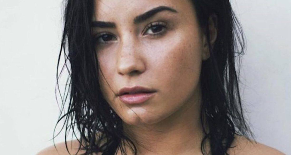 Demi Lovato até chia na água! Sua jornada de tempos assustadores a fotos sensuais