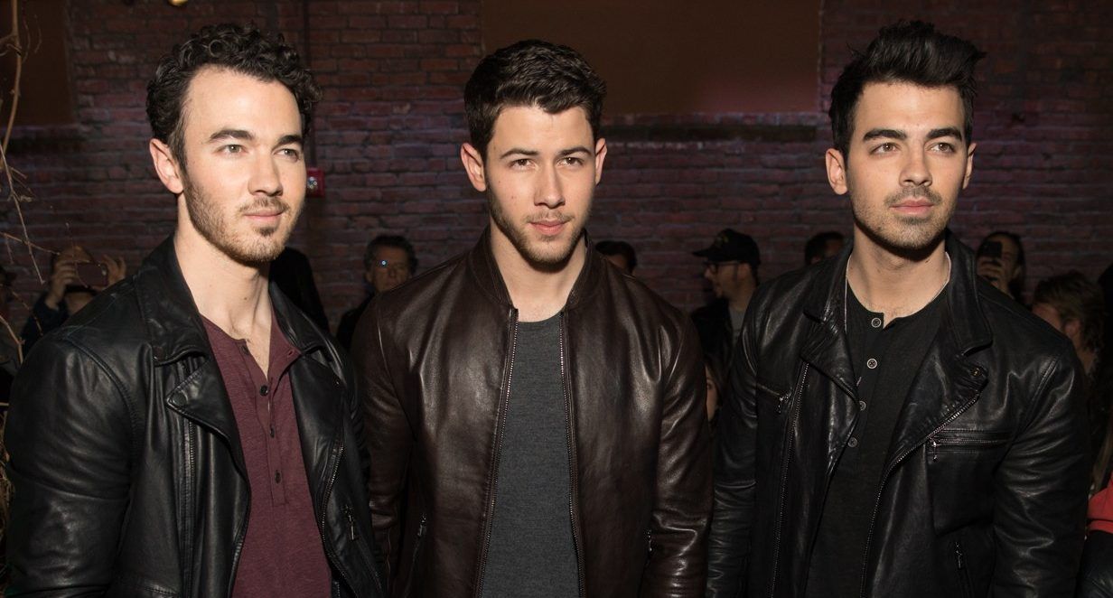 Nick Jonas anuncia um “pré-salvamento” para a nova música dos Jonas Brothers