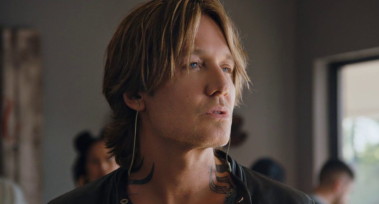 Keith Urban Crumbles Without A Live Stage