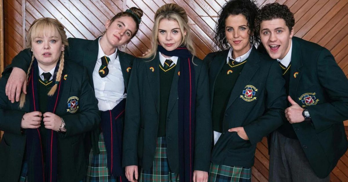 Qual é o elenco de Derry Girls até agora que o show terminou?