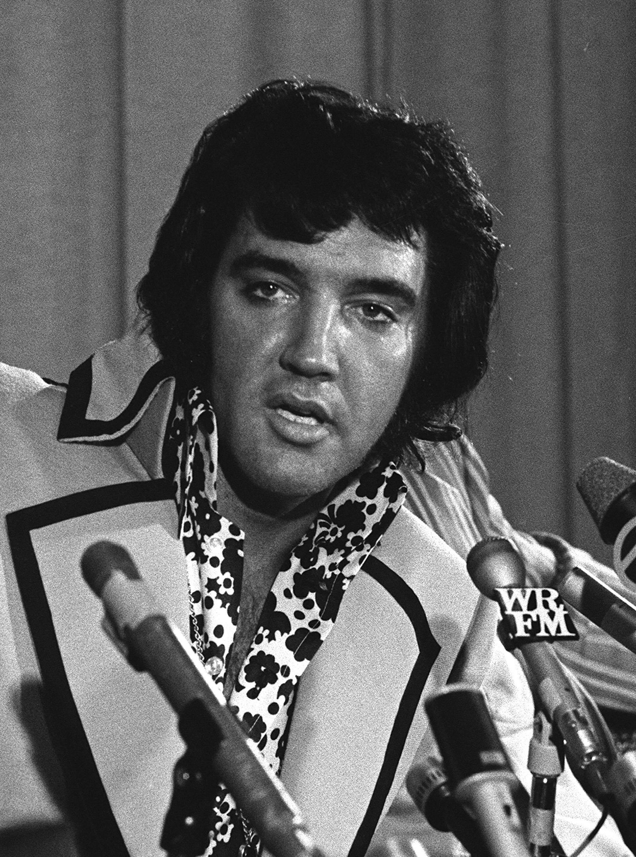 Veja quanto o patrimônio de Elvis Presley cresceu desde sua morte