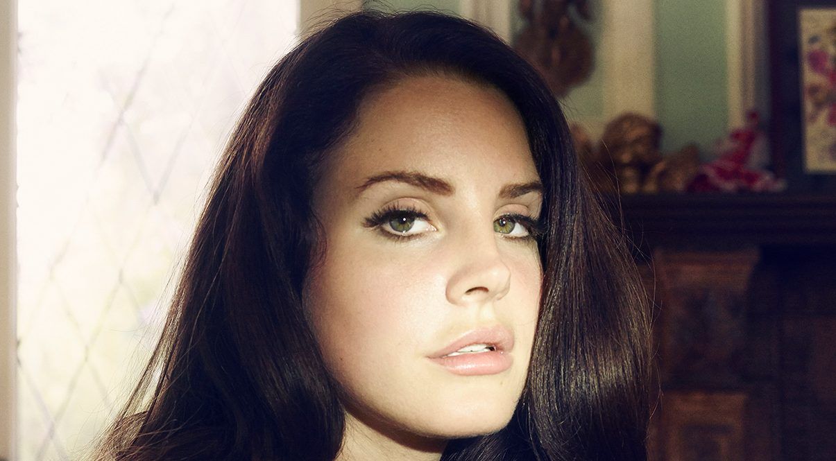 Lana Del Rey luta pelo direito de se expressar em meio a postagem controversa
