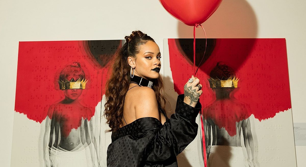 Rihanna se torna a musicista mais rica do mundo a tempo de seu 32º aniversário!