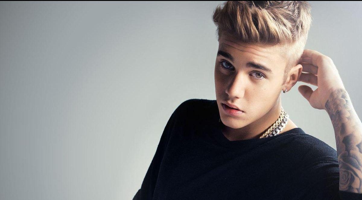 Justin Bieber chama suas músicas de “loucas e boas”, encontra cura em tempos incertos
