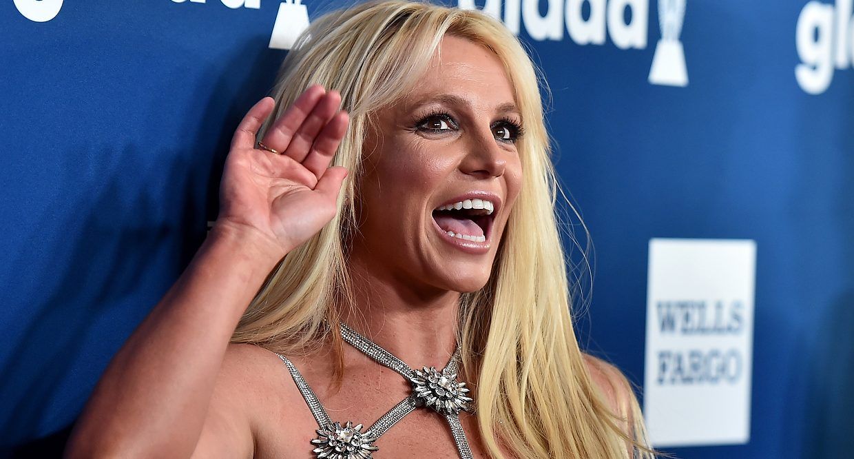 Por que Britney Spears está falando com um sotaque estranho?