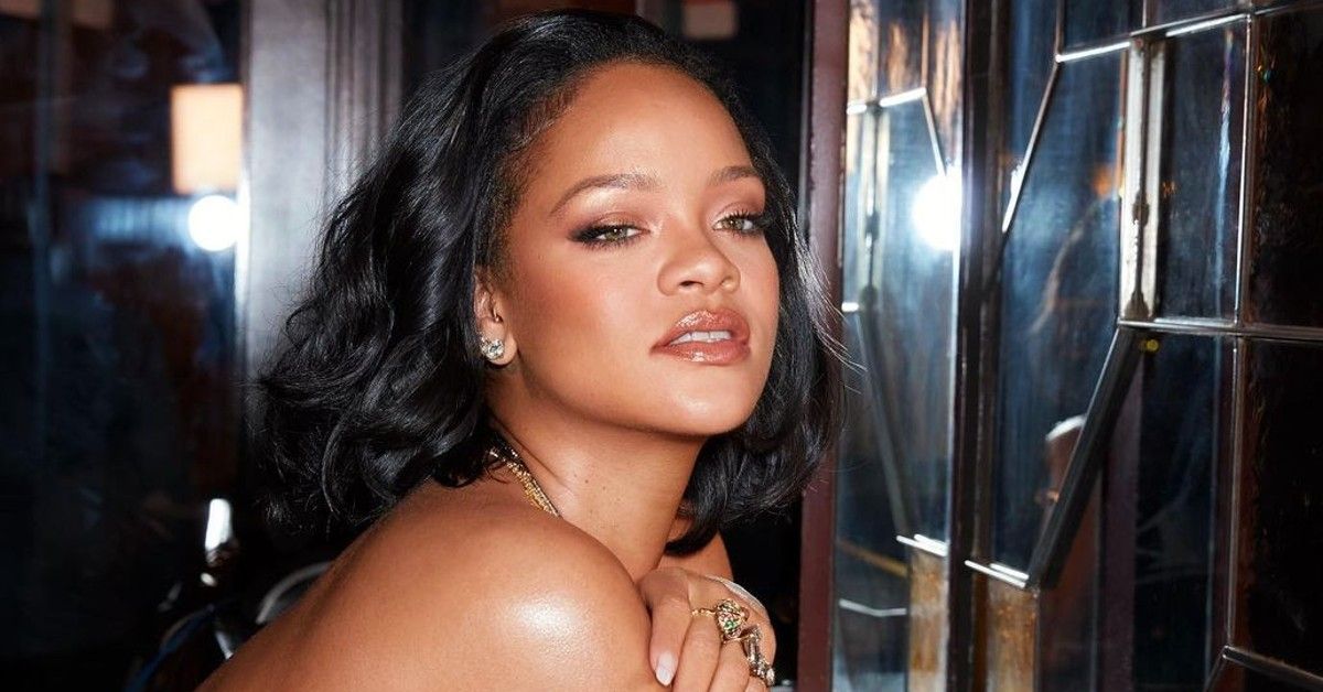 Fãs de Rihanna chateados com rumores de que ela está grávida de A$AP Rocky’s Baby (Acontece que era verdade)