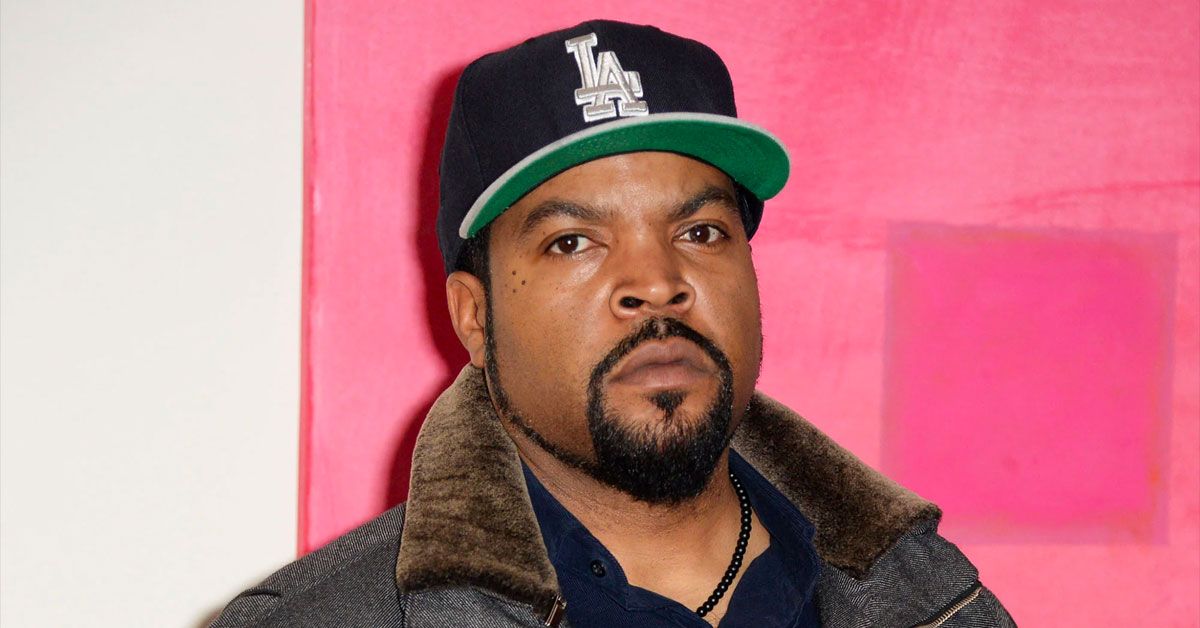 Ice Cube precisa parar de tweetar, ele continua se enterrando mais fundo