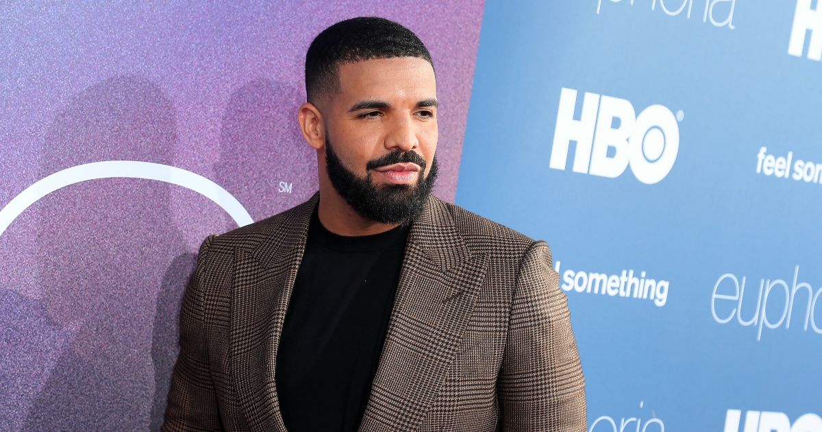 Twitter fica indignado depois que Drake é nomeado o artista da década da Billboard
