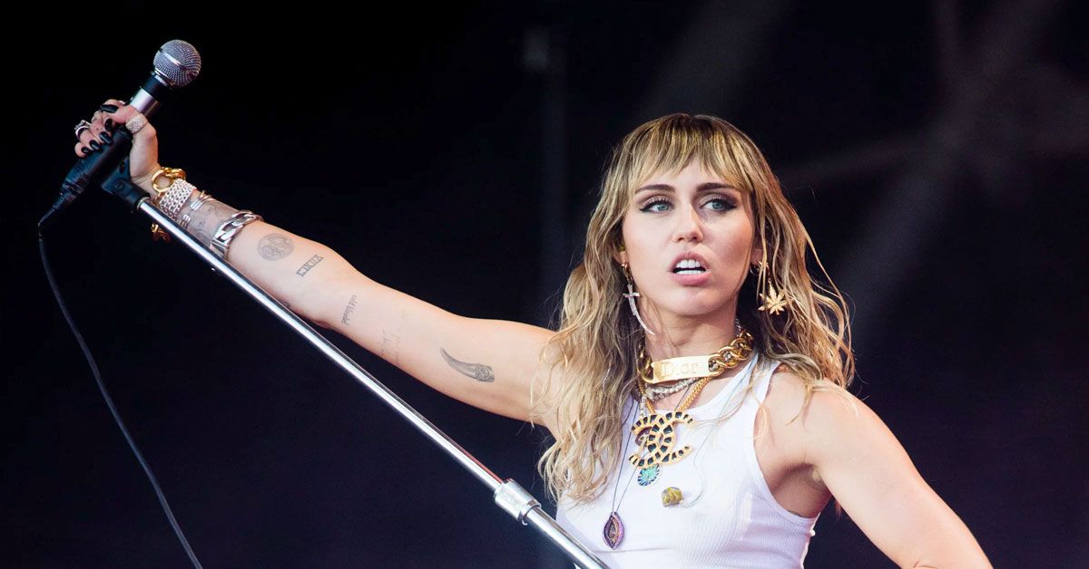 Os fãs de Miley Cyrus enlouquecem enquanto ela provoca ‘Backyard Sessions’, que prometem grandes surpresas