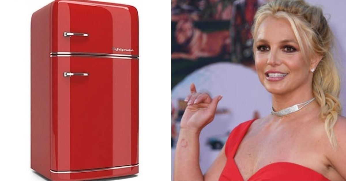 Códigos secretos de Britney Spears quebrados quando ela posta uma foto de uma geladeira vermelha