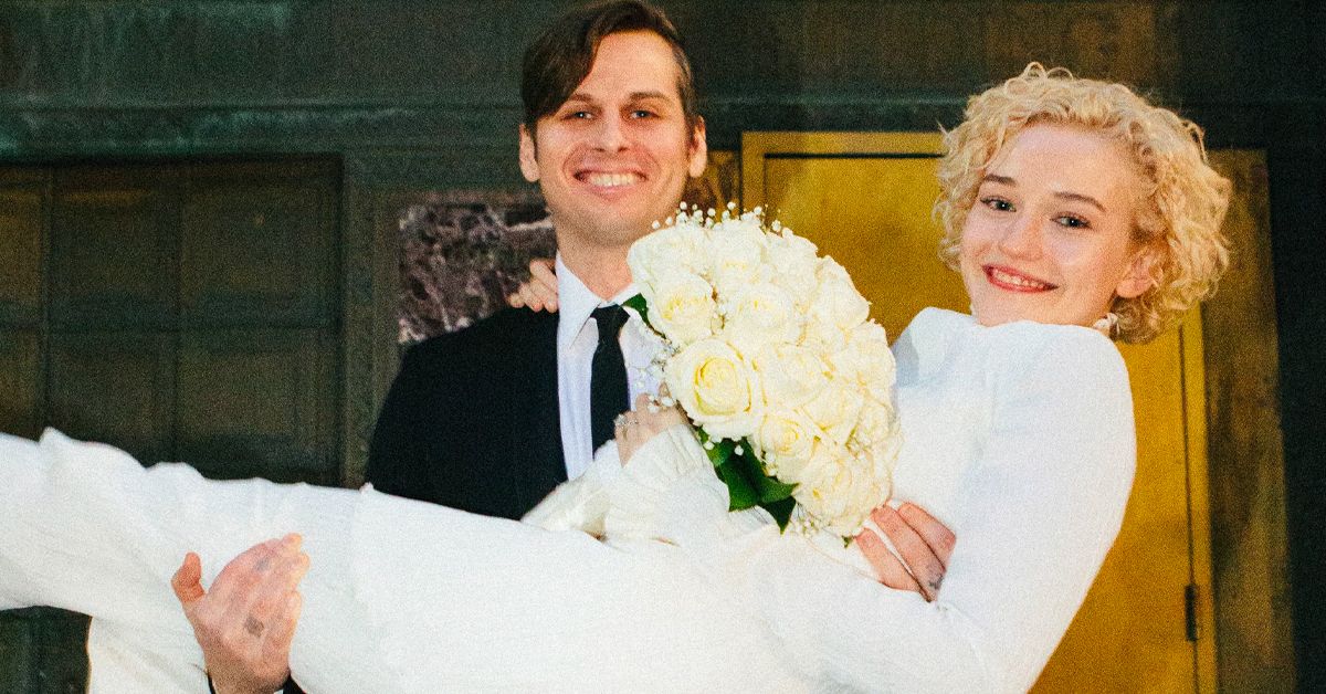 Um olhar interno sobre o casamento de Julia Garner e Mark Foster em Nova York
