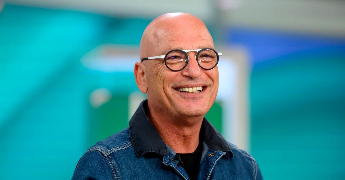 Assista Howie Mandel Freak Out About Doggie Germs