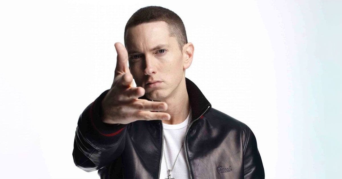 Eminem encontra um vídeo de paródia de si mesmo e pede aos fãs que encontrem o criador
