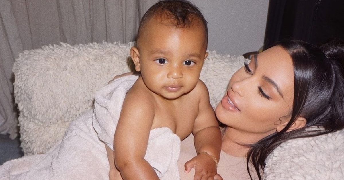 Kim Kardashian criticada por declarar que ‘Ninguém é mais bonito’ do que seu filho Salmo