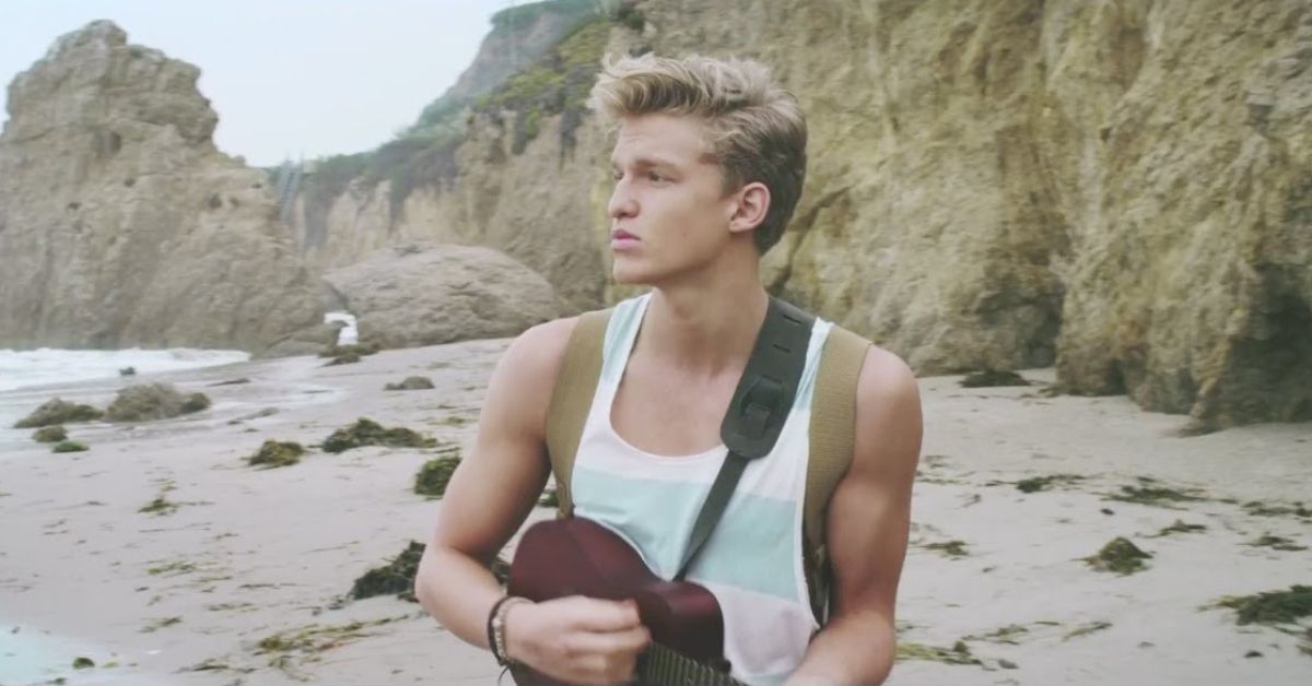 Cody Simpson namorou alguns dos maiores nomes de Hollywood, mas como?