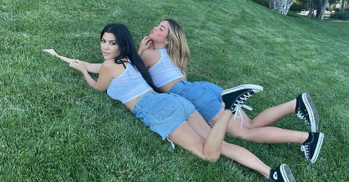 Kourtney Kardashian ‘Twins’ com Addison Rae enquanto os fãs criticam sua diferença de idade