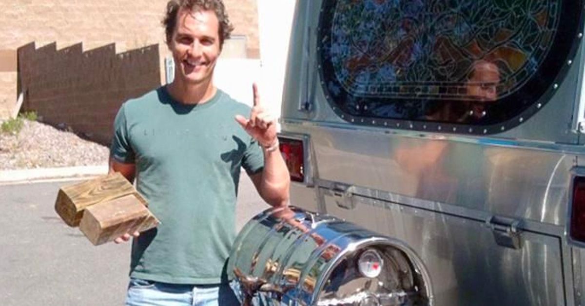 Veja por que Matthew McConaughey ama sua vida comum em seu trailer Airstream