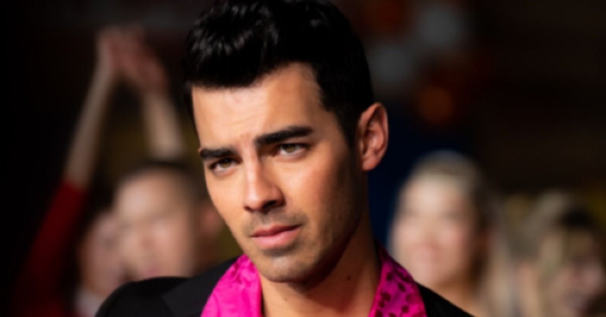 Joe Jonas compartilha o vídeo do TikTok que mostra o ano 3000 e nada mudou